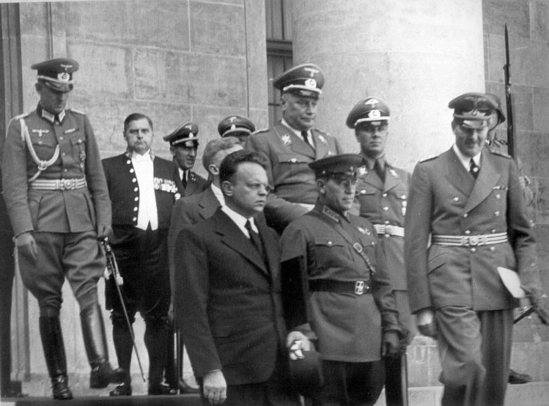 Пуркаев в составе советской делегации на встрече с Гитлером. Берлин, 3 сентября 1939 г.