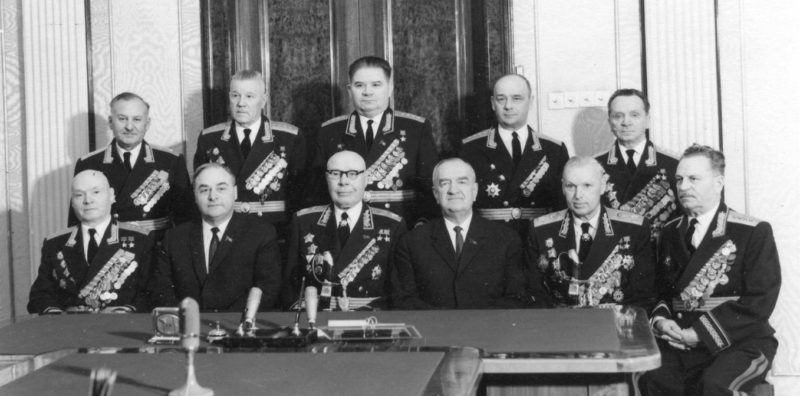 С.К. Тимошенко с группой высших офицеров после награждения в Кремле. Февраль 1968 г.