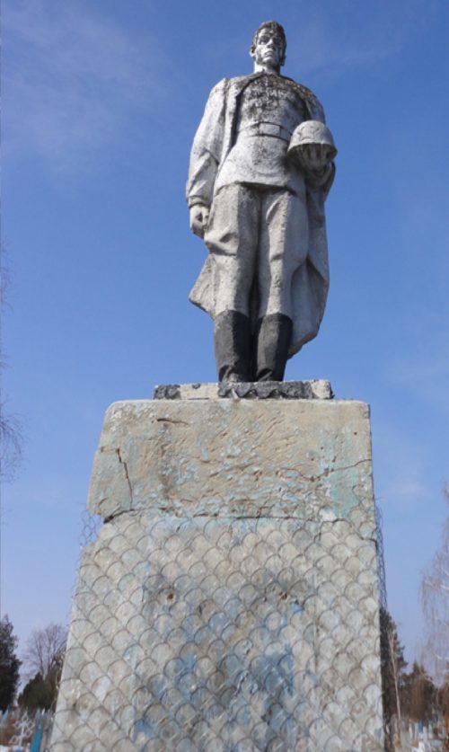 ст-ца. Новолабинская Усть-Лабинского р-на. Памятник на братской могиле советских воинов.