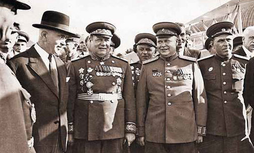 Прибытие маршала Толбухина в Бухарест, как председателя Союзной Контрольной Комиссии. 1945 г.