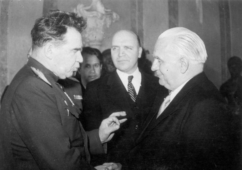 Маршал Чуйков и Вильгельм Пик. 1961 г. 