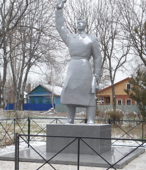 с. Шабельское Щербиновского р-на. Памятник советским воинам, погибшим в годы войны.