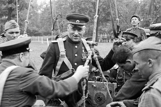 Рокоссовский в войсках 1957 г. 