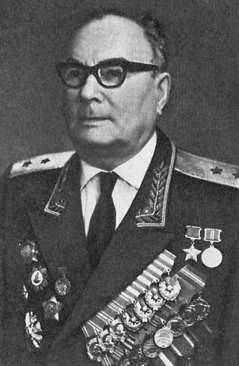 Генерал-лейтенант Рослый на пенсии. 1975 г. 