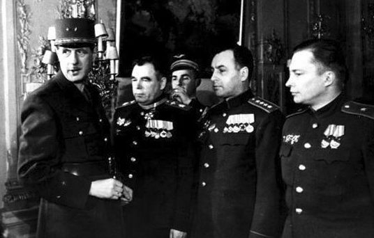 Вручение Фалалееву ордена Почетного Легиона. 1945 г. 