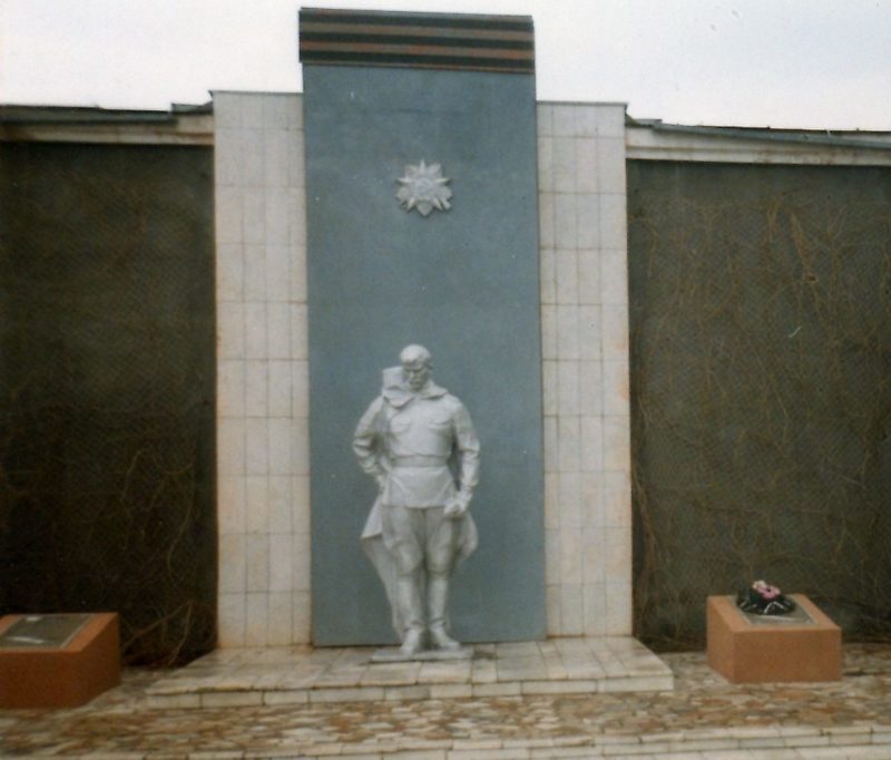 г. Тихорецк. Памятник рабочим, погибшим в годы войны.