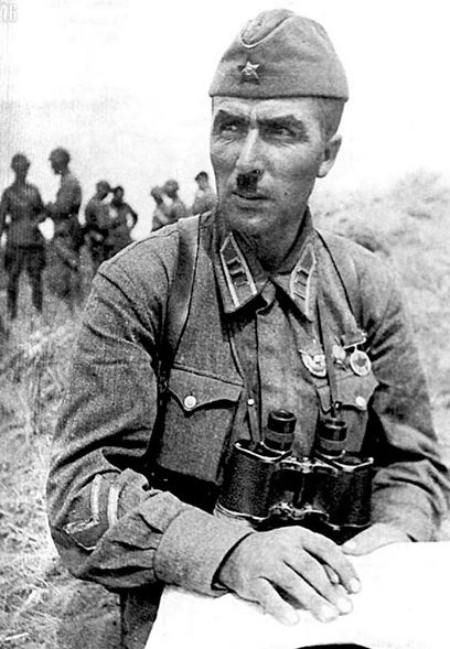 Полковник Федюнинский во время боев в районе реки Халхин-Гол. 1939 г. 