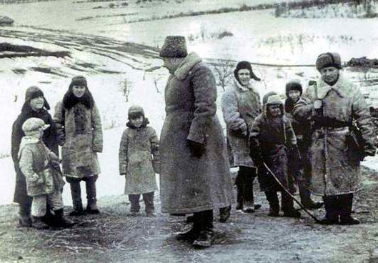 Шумилов и дети Сталинграда. 1943 г.