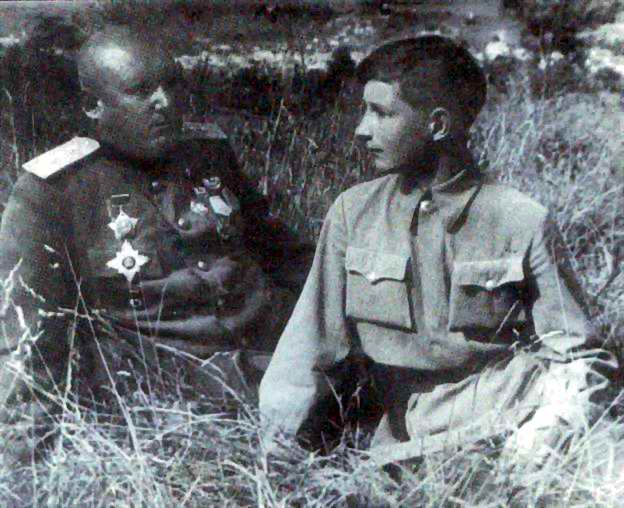 Шумилов с сыном. 1944 г. 