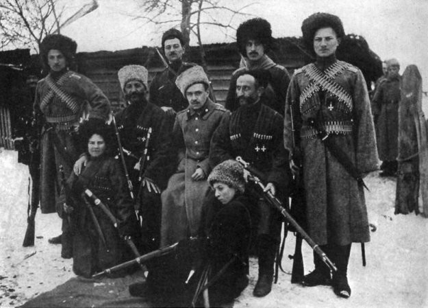 Павел Рыбалко в партизанском отряде. 1918 г. 