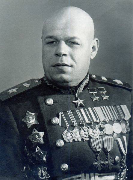 Маршал бронетанковых войск п. Рыбалко. 1946 г. 