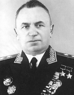 Дважды Герой Советского Союза генерал-лейтенант авиации Денисов. 1960 г.