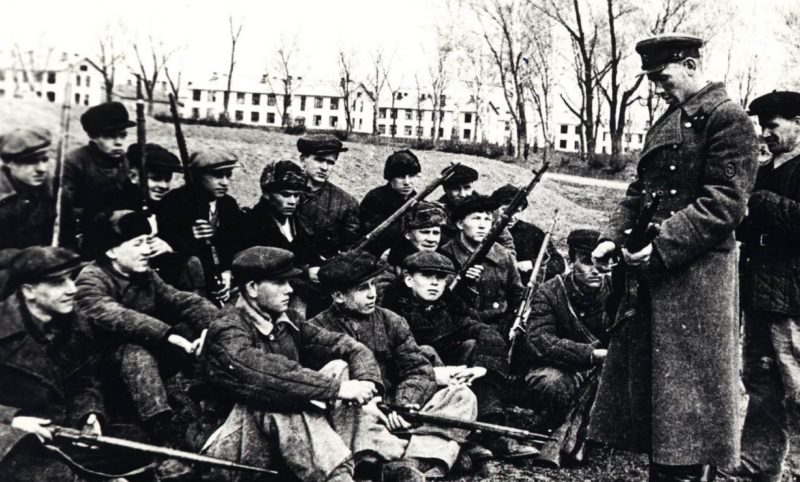 Туляки на занятиях всеобуча. Сентябрь 1941 г.