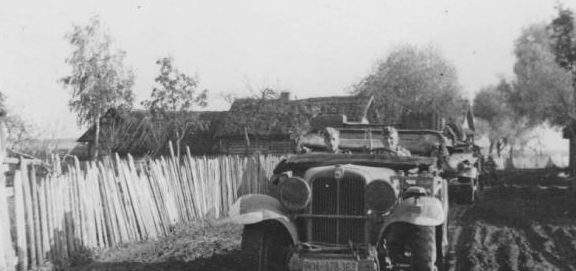 Немецкие колонны движутся к Смоленску. Июль 1941 г. 