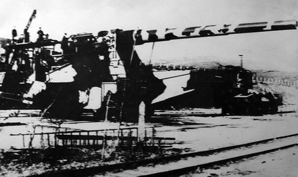 Железнодорожное орудие на позиции «Гнилой угол» (станция «Площадка»). 1941 г. 
