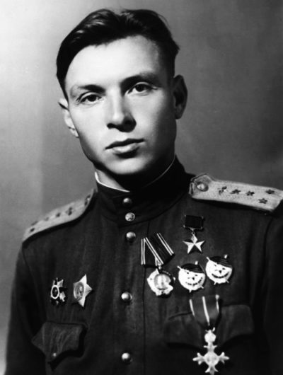 Герой Советского Союза капитан Евстигнеев. 1944 г.