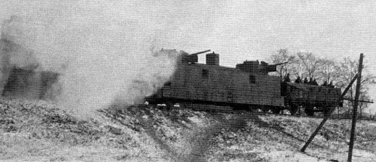 Бронепоезд №16 в обороне Тулы после ремонта в паровозном депо. Октябрь 1941 г. 