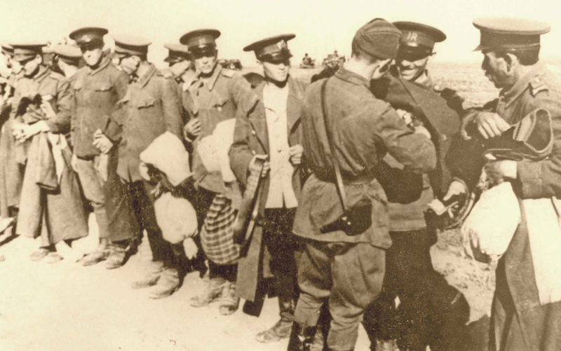 Румынские солдаты разоружаются. Июнь 1940 г.