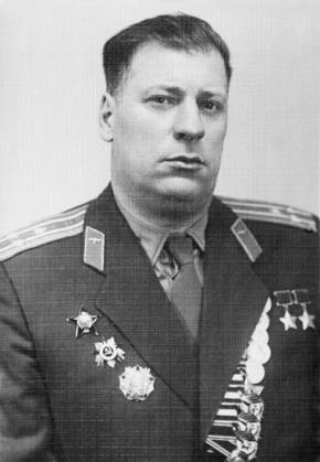 Дважды Герой Советского Союза полковник Андрианов. 1961 г.