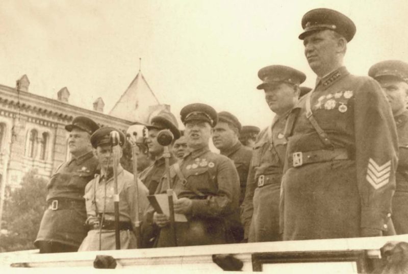 Выступление Жукова на митинге в Кишиневе. 3 июля 1940 г.