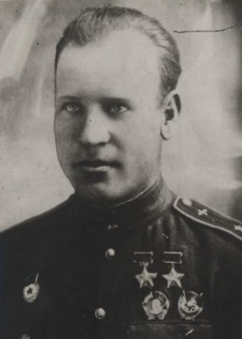 Дважды Герой Советского Союза полковник Зайцев. 1944 г. 