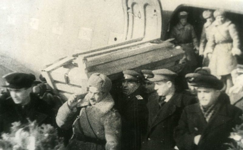 Похороны генерала Асланова. 1945 г.