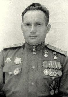 Дважды Герой Советского Союза капитан Камозин. 1944 г. 