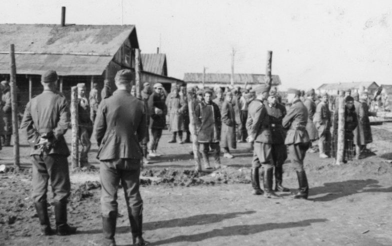 Лагерь военнопленных. 1941 г. 