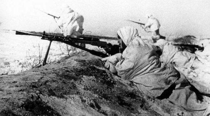 Пулеметная позиция защитников города. Ноябрь 1941 г.