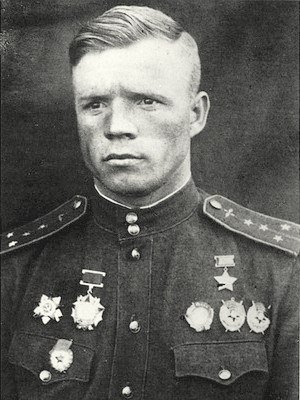 Герой Советского Союза капитан Клубов. 1944 г. 