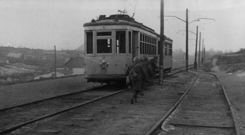Городской трамвай. 1942 г.