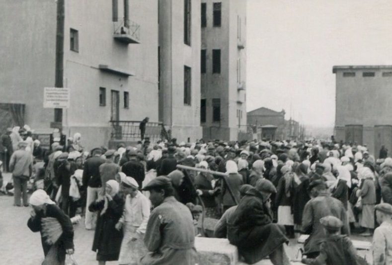 Центральный базар. 1942 г. 