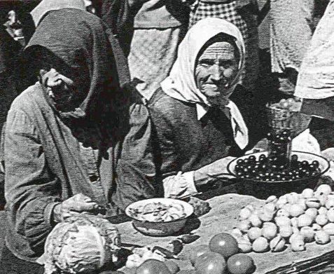 Рынок в Сталино. Лето 1943 г. 