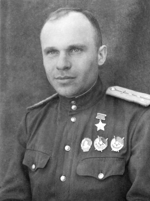 Герой Советского Союза лейтенант Бондаренко. 1942 г.