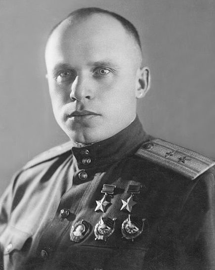 Дважды Герой Советского Союза майор Бондаренко. 1943 г. 