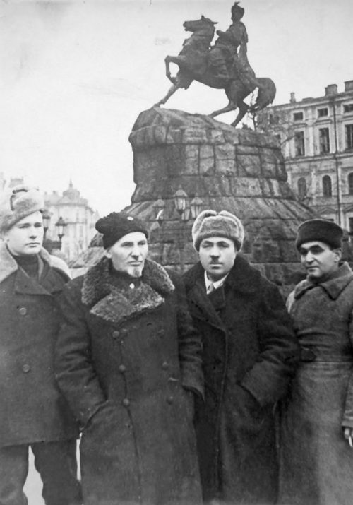 Сидор Ковпак в Киеве. 1947 г.
