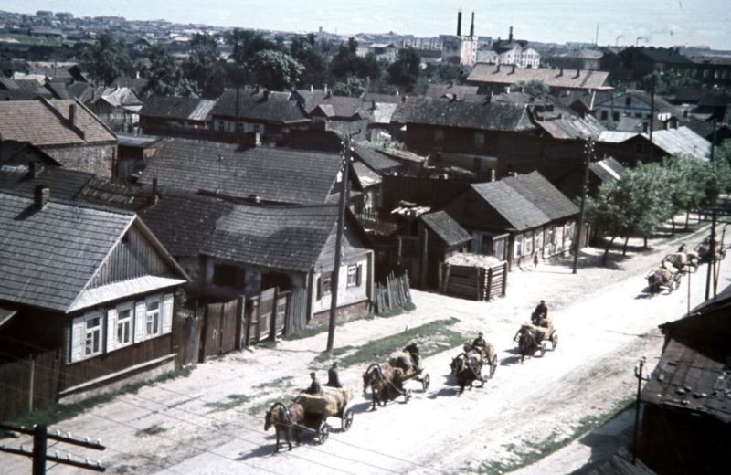 Улица в Заднепровье. Лето 1942 г.