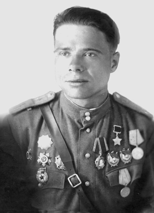 Герой Советского Союза майор Воробьев. 1944 г. 