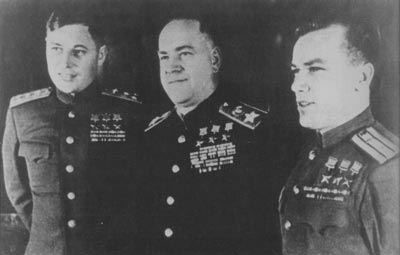 А.И. Покрышкин, Г.К. Жуков и И.Н. Кожедуб. 1946 г. 