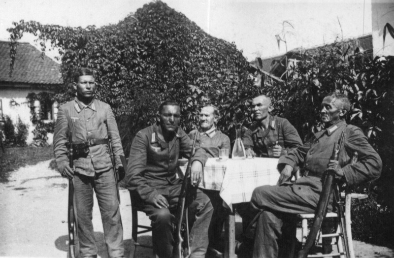 Бойцы Русского охранного корпуса в Югославии. Октябрь 1942 г. 