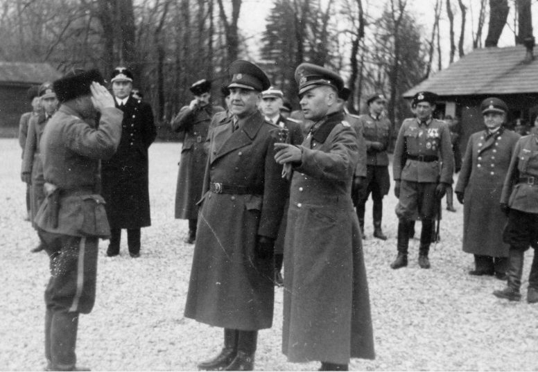 Офицеры-казаки Русского охранного корпуса. Ноябрь 1942 г.