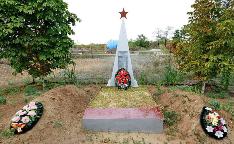 ст-ца. Хорошевская Цимлянского р-на. Братская могила советских воинов.