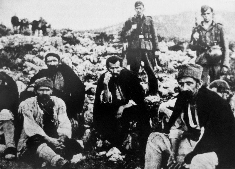 Пленные сербские партизаны. Май 1943 г. 
