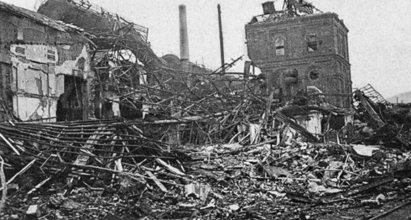 Разрушенный город. 1943 г.