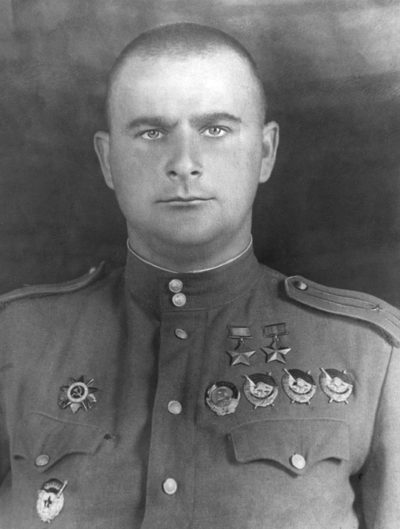 Дважды Герой Советского Союза капитан Глинка. 1943 г.