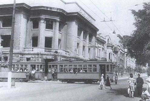 Трамвай в освобожденном городе. 1944 г. 