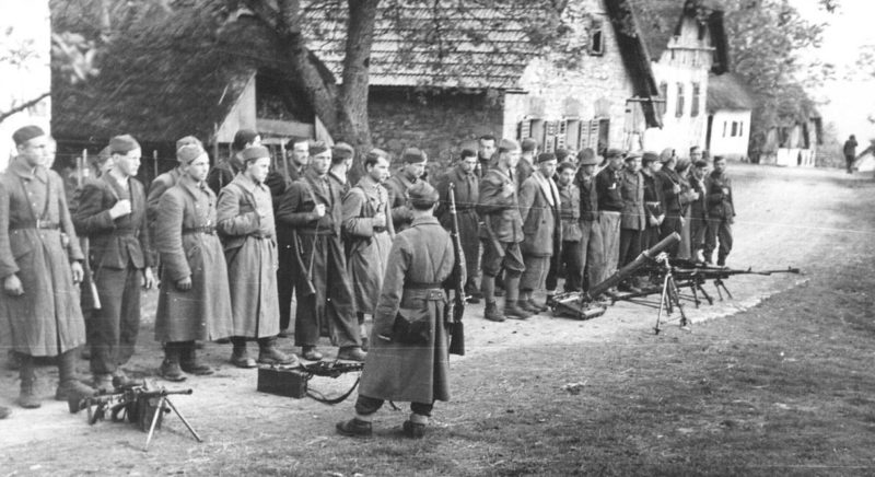 Мобилизация новых бойцов в Словении. 1944 г.