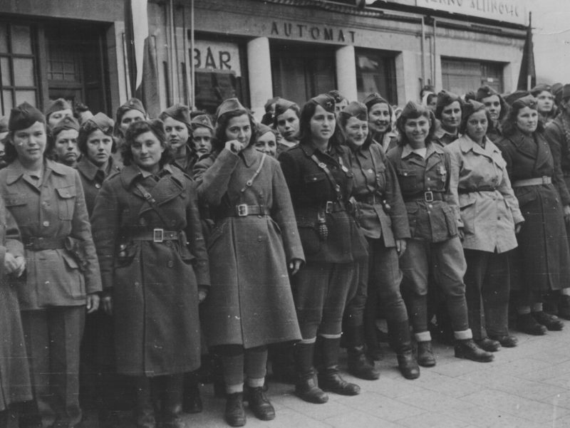 Партизанки из Далмации в освобожденном Сплите. 1944 г.