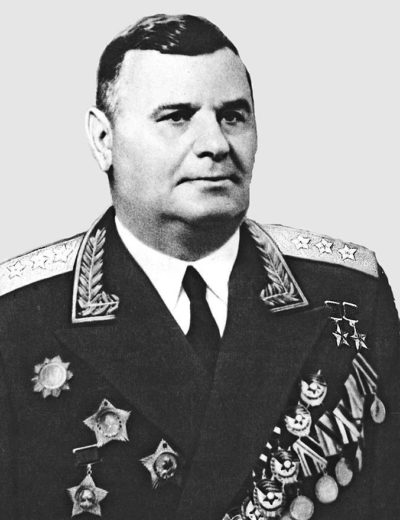 Дважды Герой Советского Союза генерал-полковник Кравченко. 1955 г.