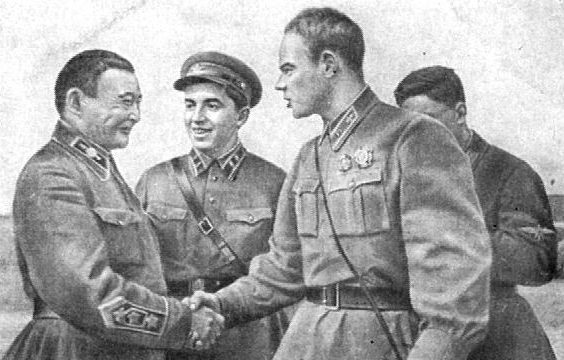 Маршал МНР Х.Чойбалсан и Герой Советского Союза Грицевец. 1939 г. 